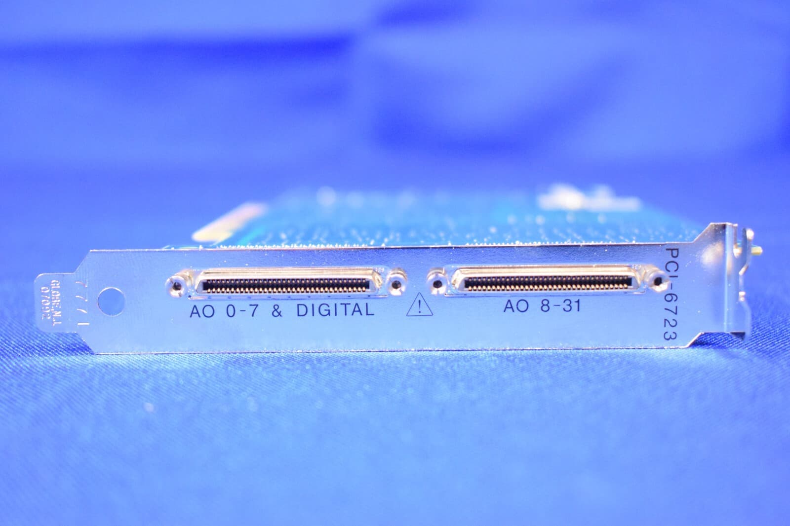 National Instruments 778701-01 PCI-6723 Analog Output 800MSPS 13bit 32Output DAQ 4