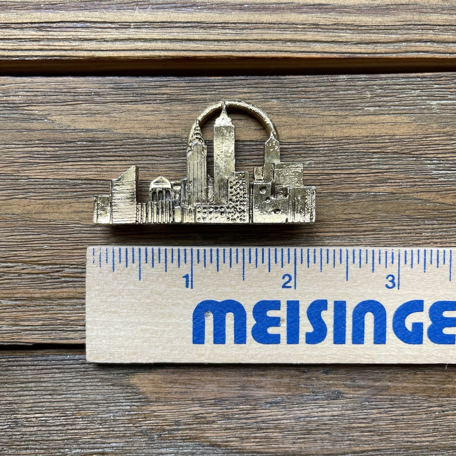 Vintage Great Fall New York City Skyline Pin Brooch Gold Tone 4