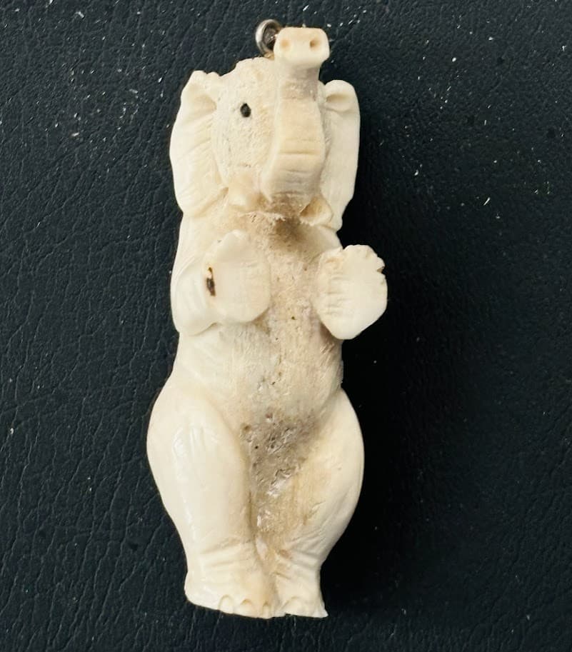 Bali Indie Custom Carved Bone Shed  ELEPHANT Figurine Figure KEYCHAIN Charm 4
