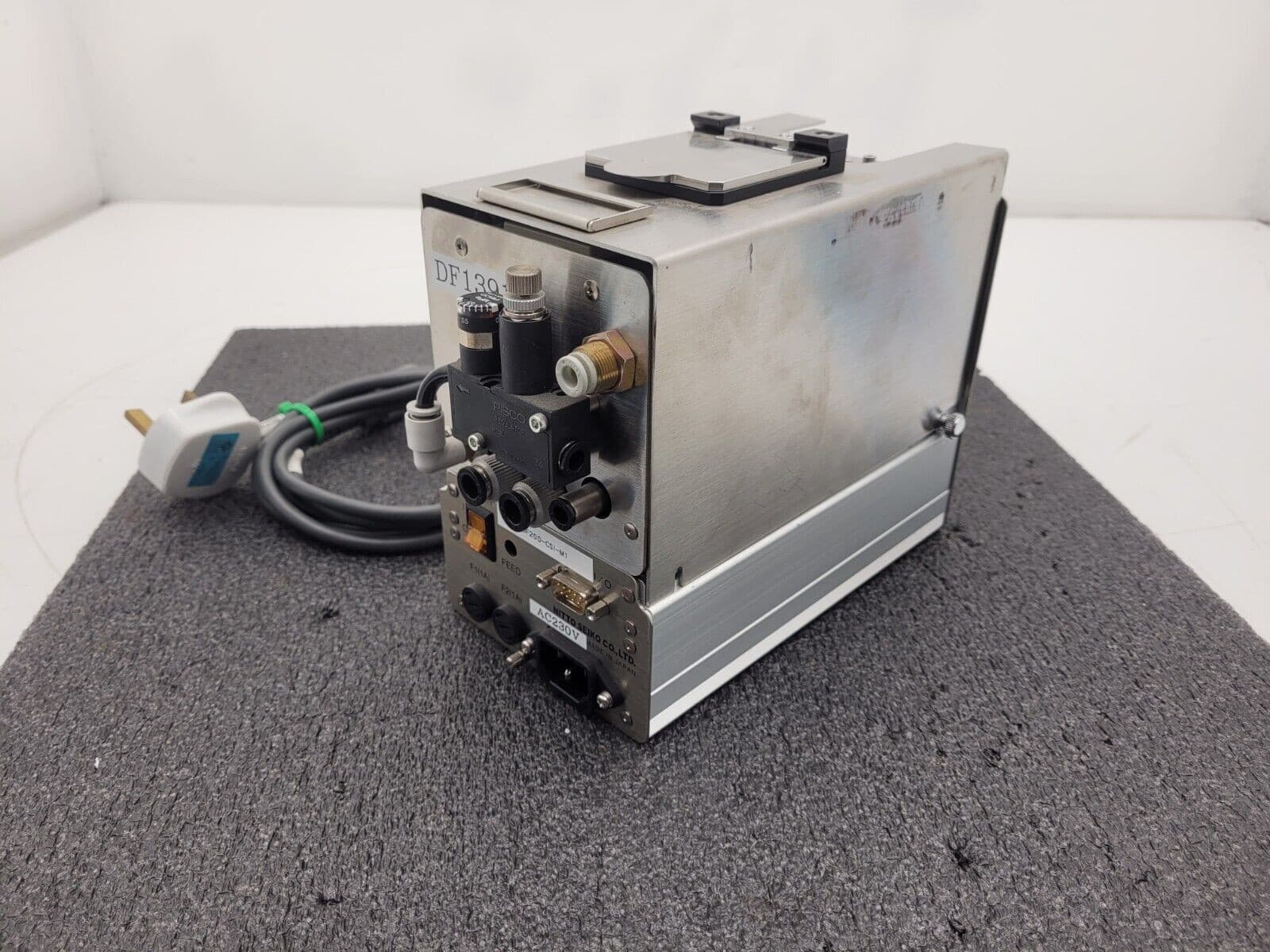 Nitto Seiko CO LTD DF200-CSI-M1 230VAC Disk Type Micro Screw Feeder 2x5mm Max 3