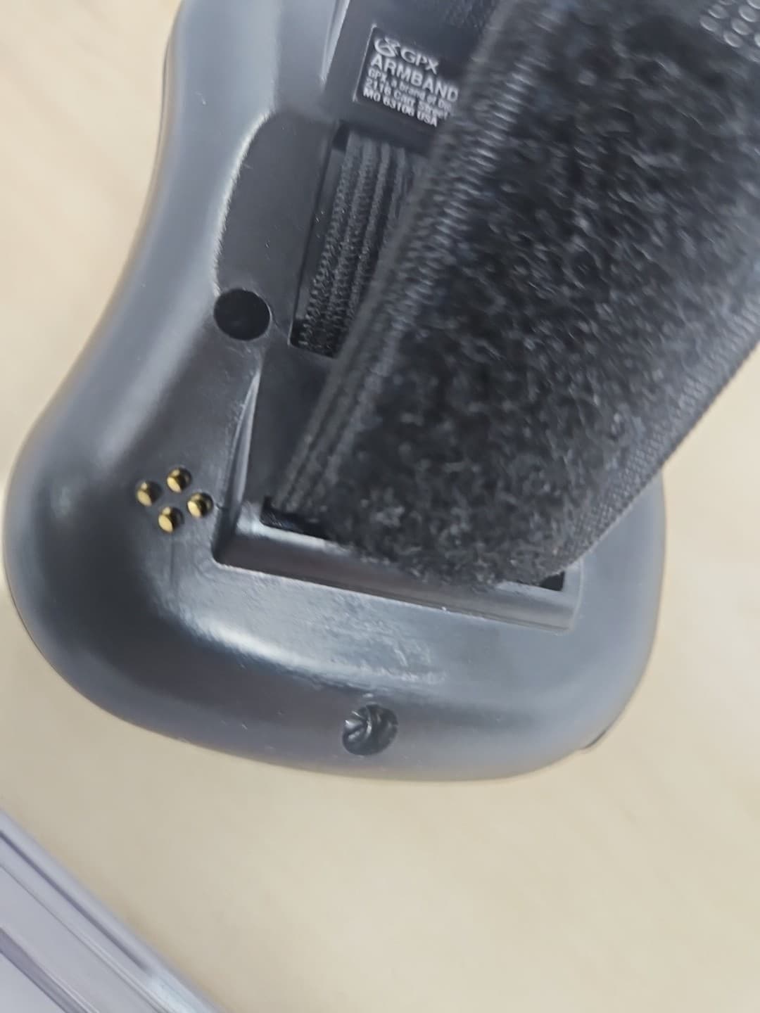 GPX Digital AM/FM Armband Radio With Headphones And Batteries Works Read 6