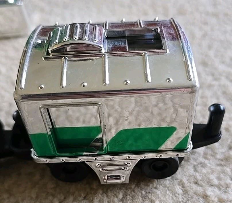 Geotrax Clover Express Remote Control Train Both Cars Chrome Green Tested Work 2 5