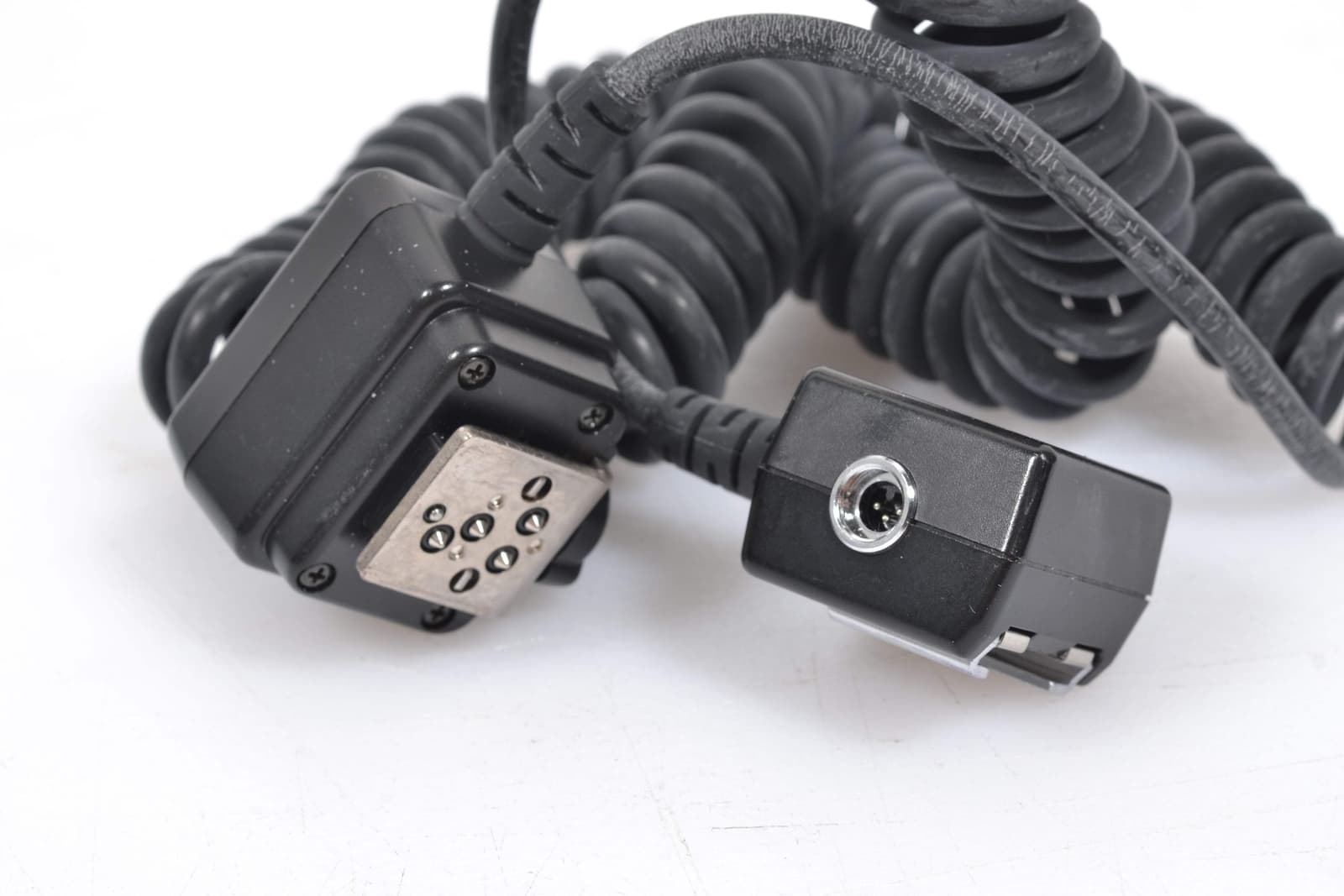 Nikon SC-28 TTL Remote Coiled Cord 3