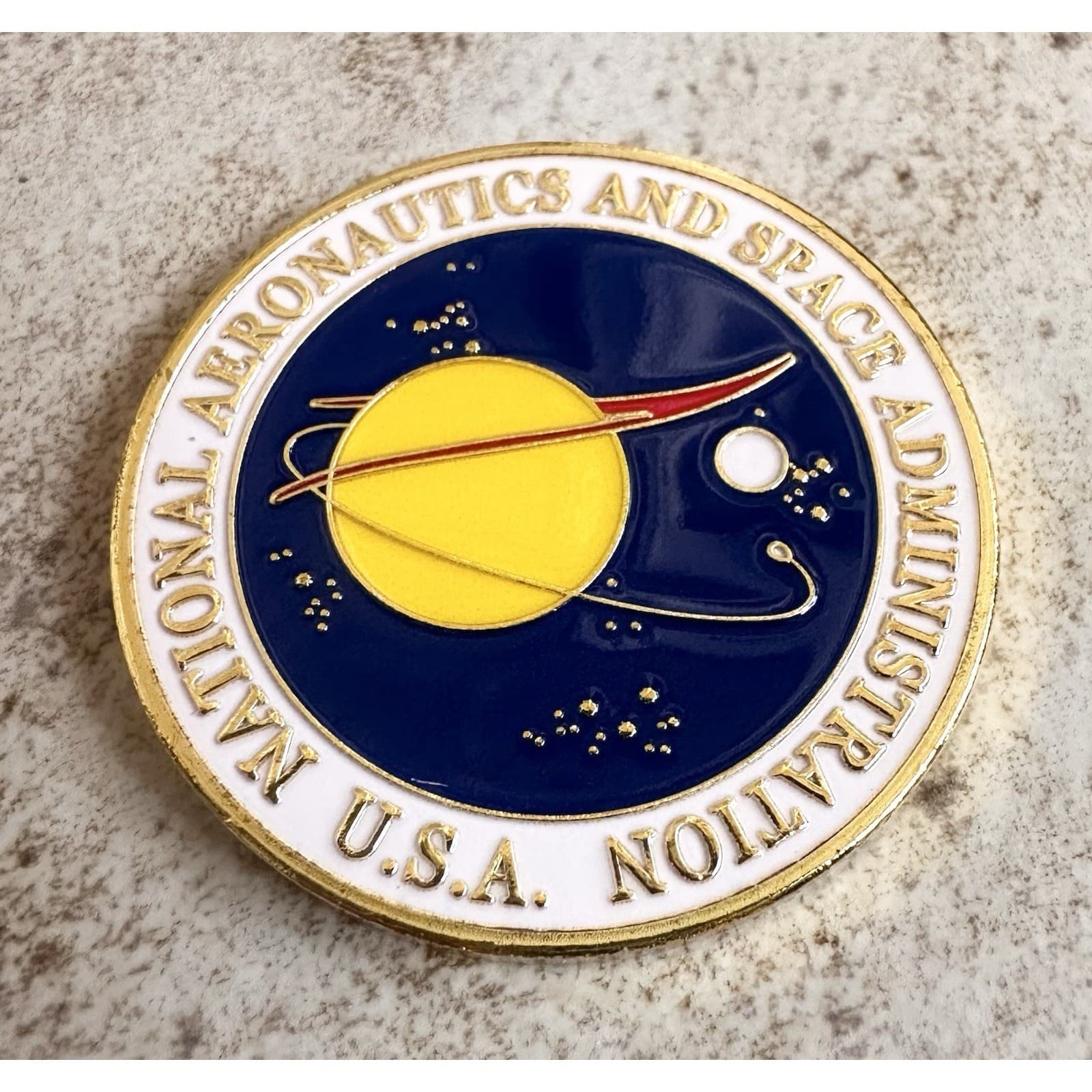 NATIONAL AERONAUTICS & SPACE ADMINISTRATION 'NASA' Challenge Coin. Fast Shipping 4
