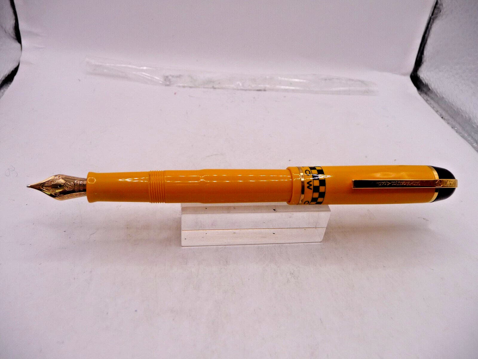 Eversharp l990's Skyline Yellow Taxi Fountain Pen-New old stock--medium 2