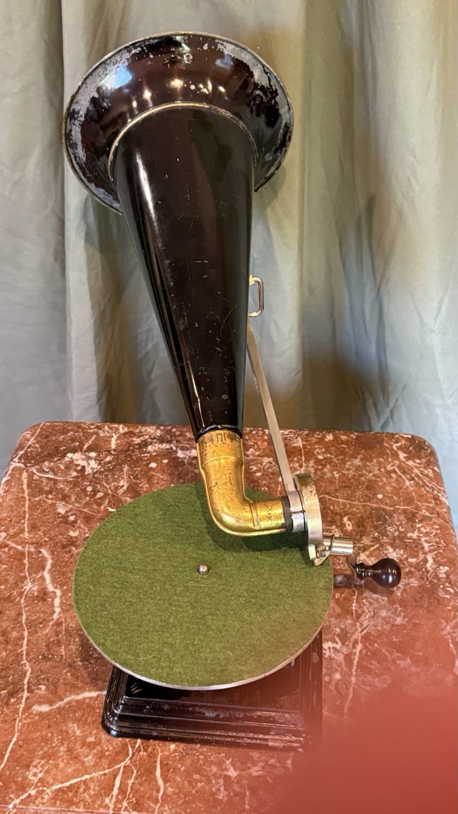 Columbia AU Phonograph 6