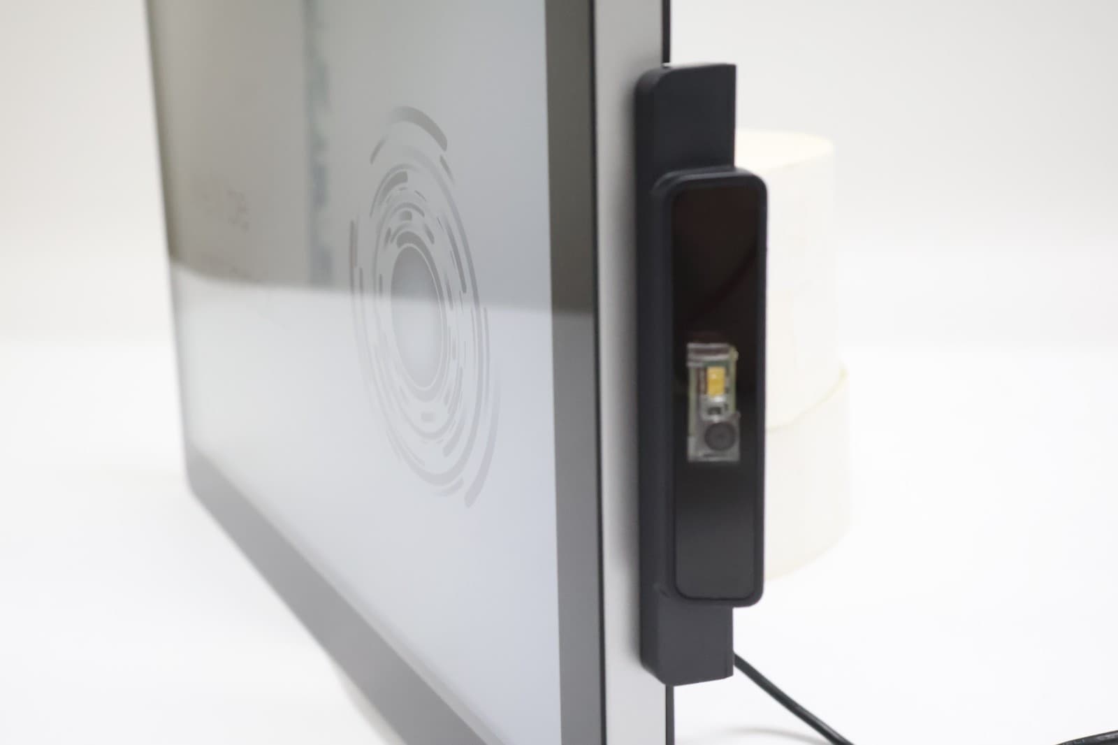 Elo ESY15i1B E954781 All-in-One 32GB Android 15.6" TFT Touchscreen POS System 3