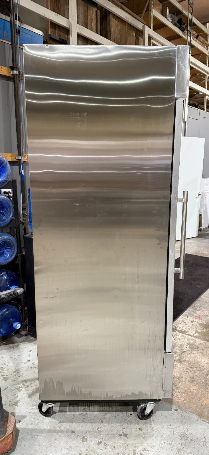 Arctic Air AGR23 1 Solid Door Bottom Mount Reach-In Refrigerator | 23 cu. ft. 3