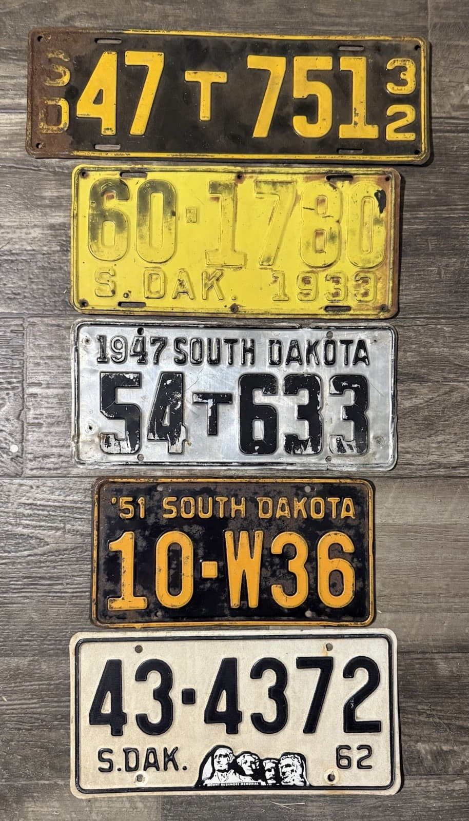 5 South Dakota  Old License plates. -1932-1933-1947-1951-1962-great Display!