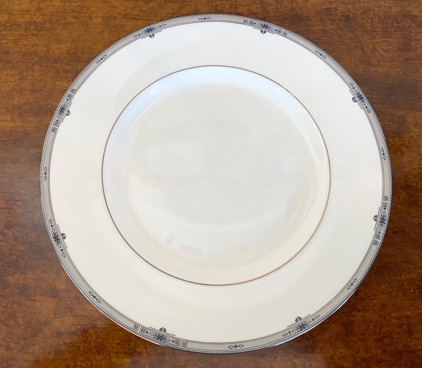 2 Lots Wedgwood AMHERST 5 Piece Place Setting (s) Platinum Trim 10 pieces 4