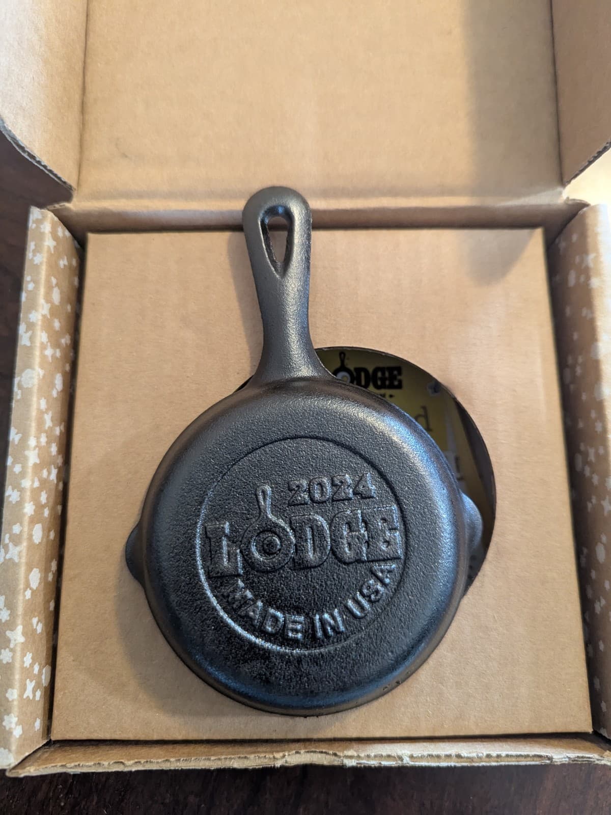 Lodge Cast Iron Mini Skillet Holiday Reindeer 2024 3.5" Ornament 2