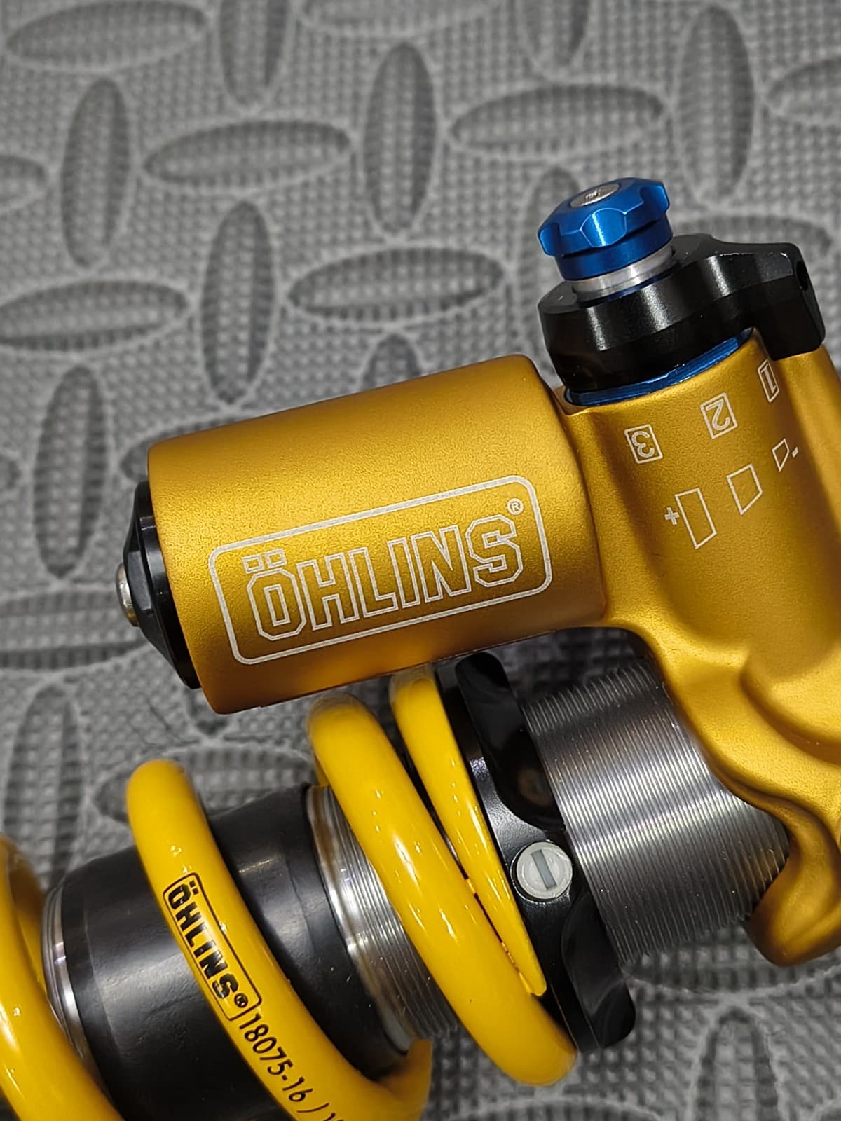 Ohlins TTX Coil Rear Shock 185x55mm Trunnion 605lbs Coil Spring 4