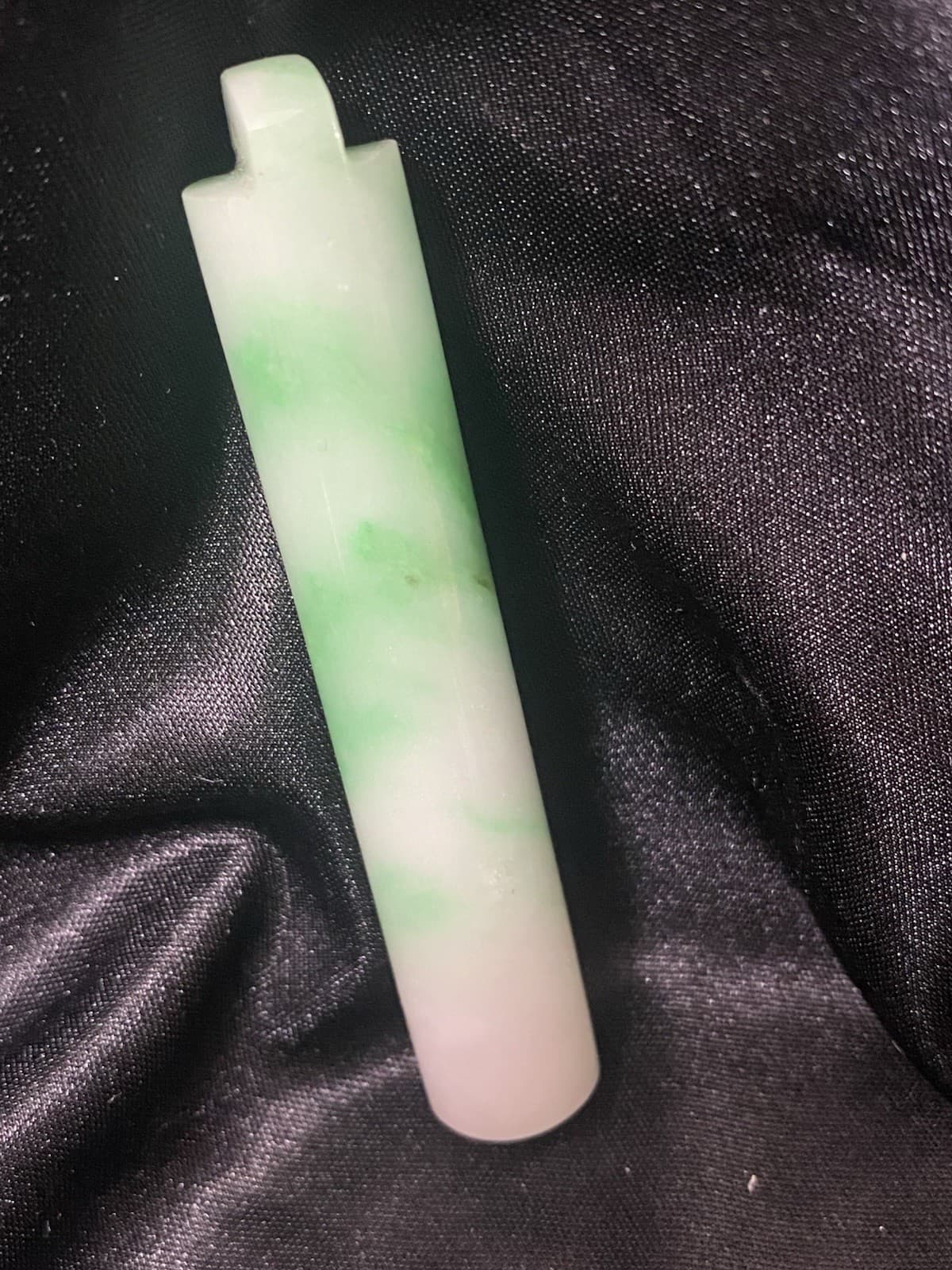 Old Chinese jadeite feather tube, well preserved 4