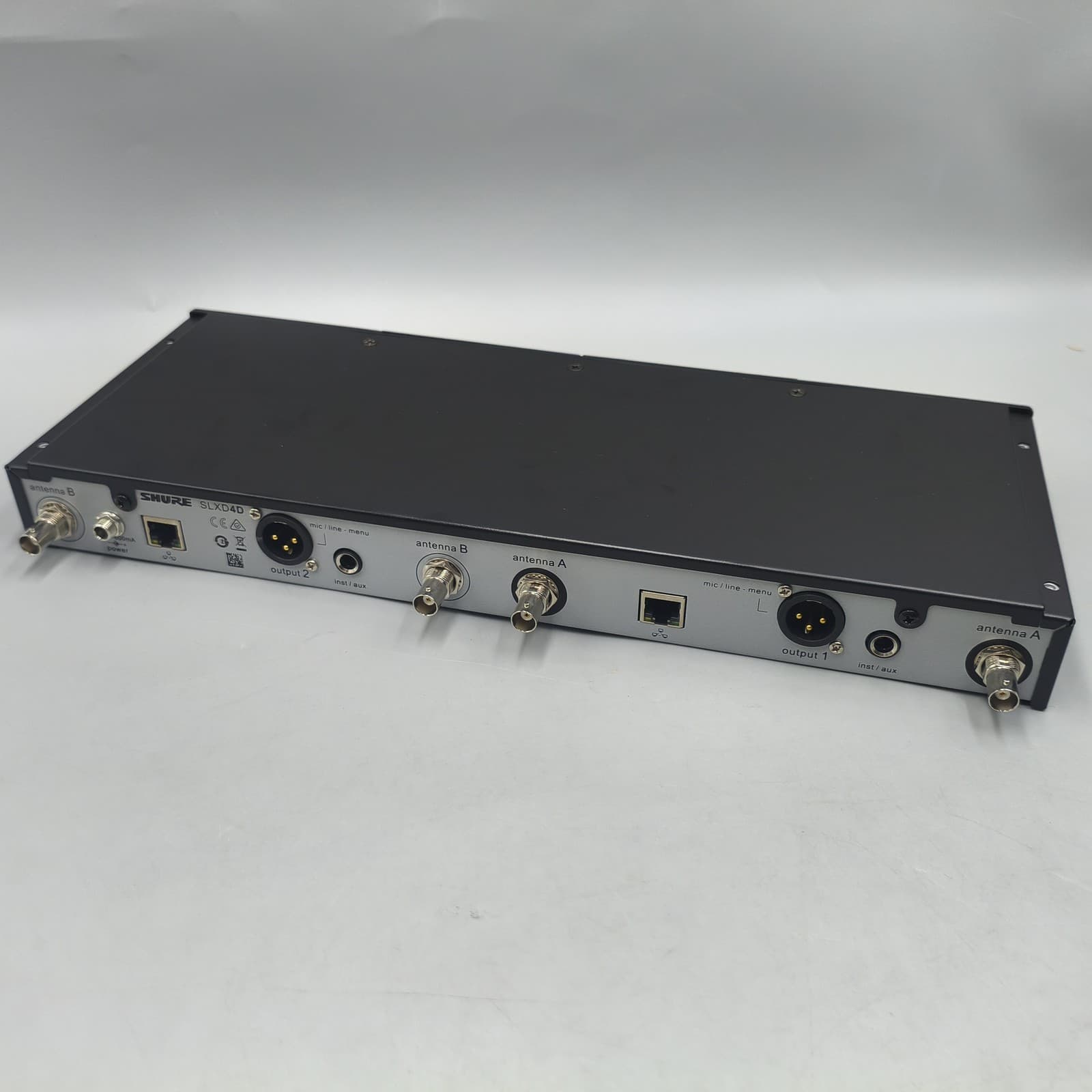 SLXD4D/SM58 Dual Handheld Wireless Microphone System New 6