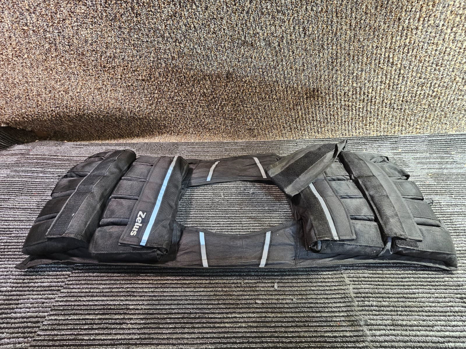 ZELUS 62LB Weighted Vest Adjustable Weight Vest for Men Women Running Workout 2