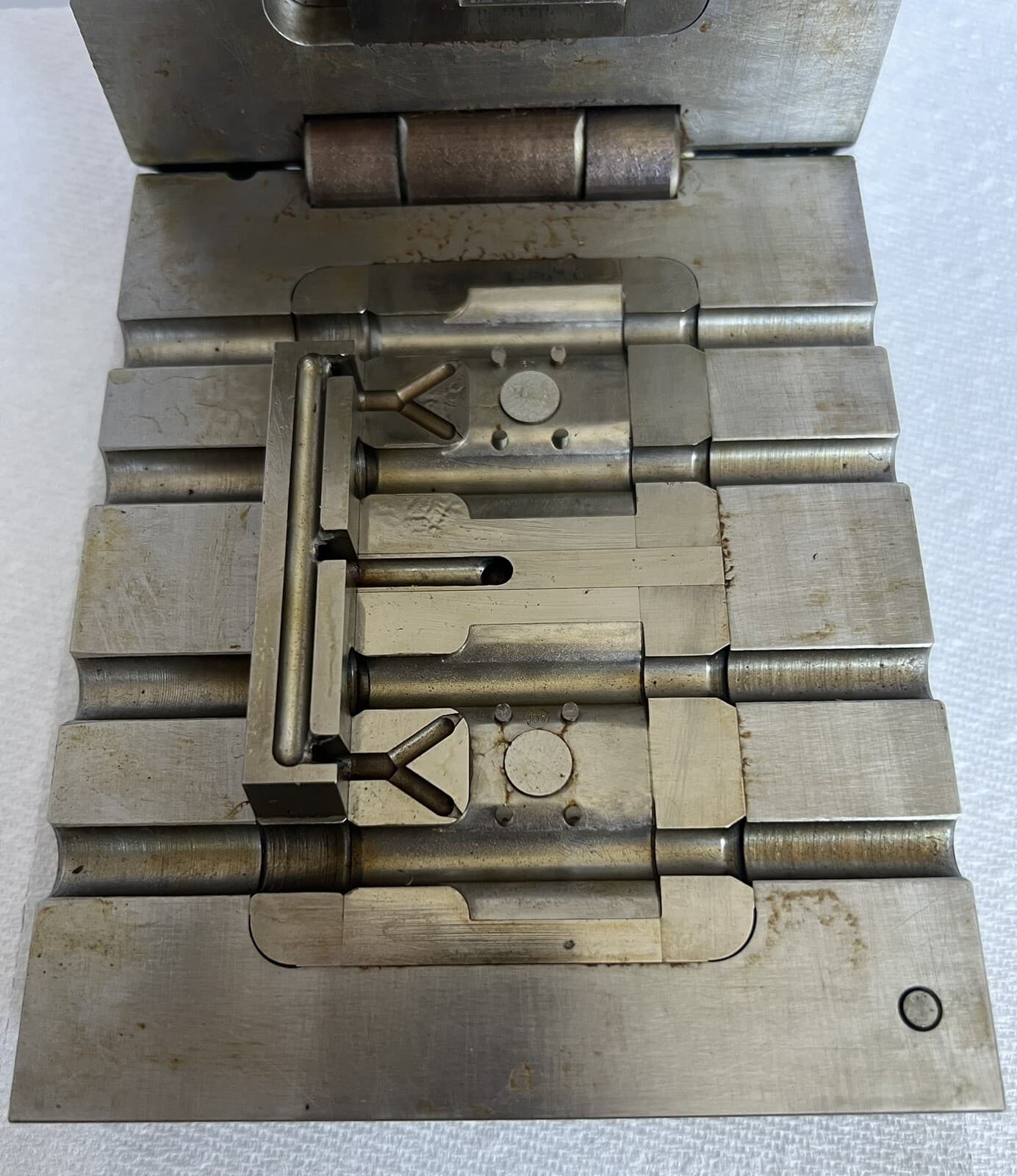 Plastic Injection Insert Molding Mold 3