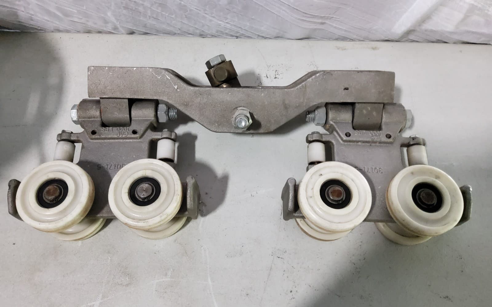 Trolley assembly: 30171-5   2000lbs (1 ton) capacity   3-1/4" wheel dia. (1 pcs)