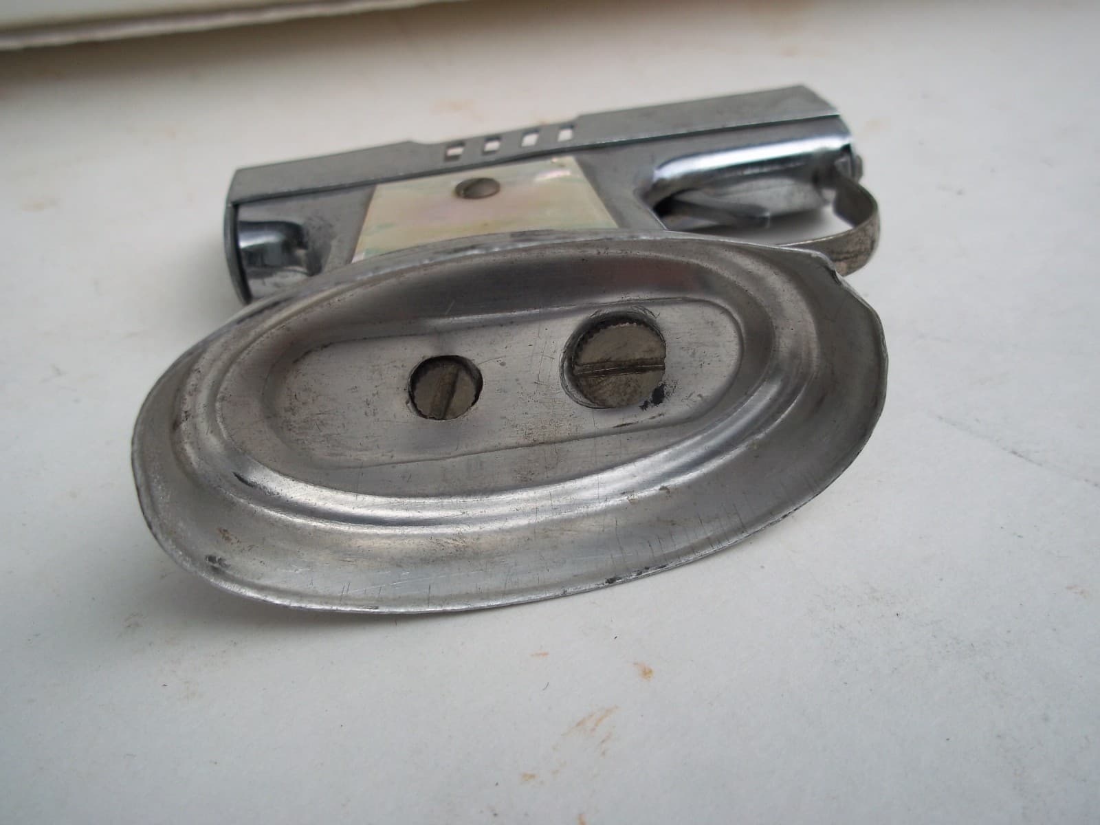 VINTAGE CIGARETTE LIGHTER (PISTOL-GUN) DESKTOP 3