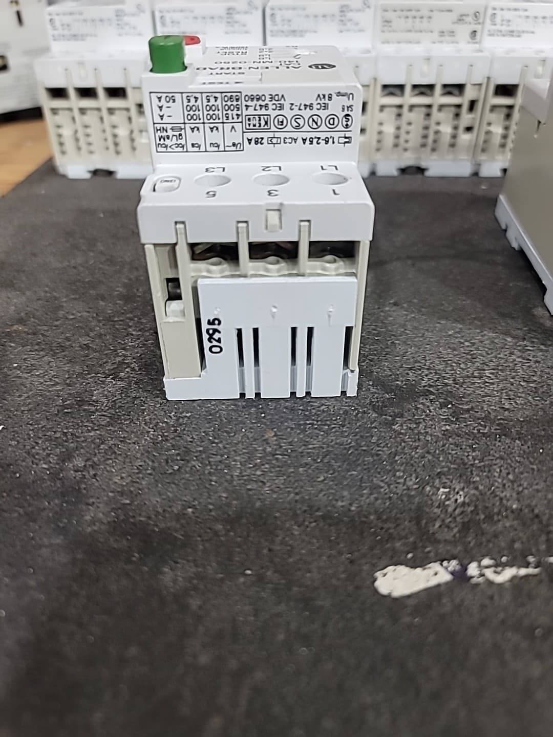 Allen Bradley 140-MN-0250 Manual Motor Starter / Circuit Breaker, 1.6 - 2.5 Amp  4