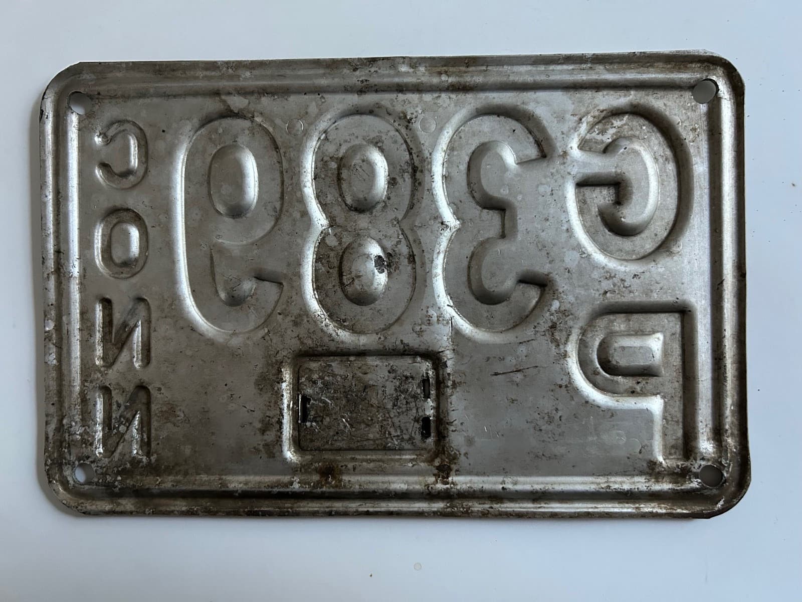 1943 Connecticut License Plate WW2 Minor touch up Metal Year Tab on undated base 3