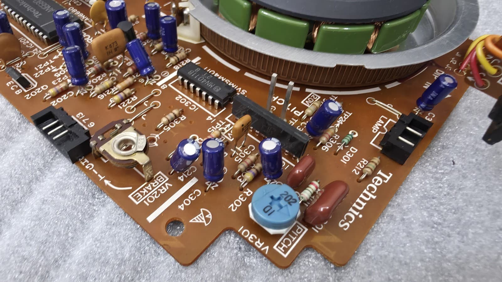 Technics sl1200, sl1210 mk2. Main pcb/motor  5