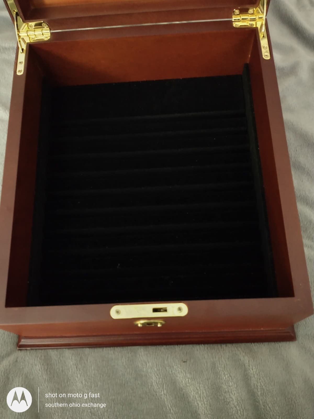 Large Coin/ Currency Display Case Wood/Glass Lid Nice** 4