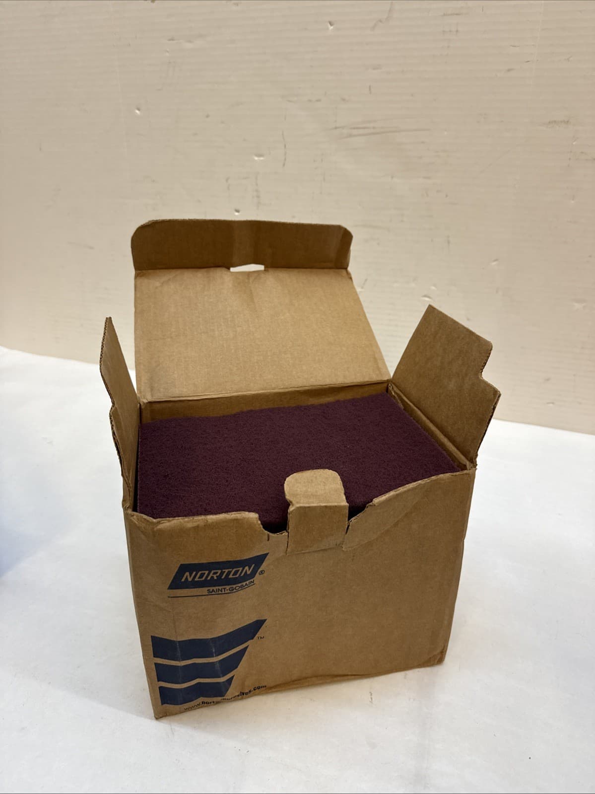 Lot of 20 Norton General Purpose Scouring Pad Aluminum Oxide Maroon 66261074700 3