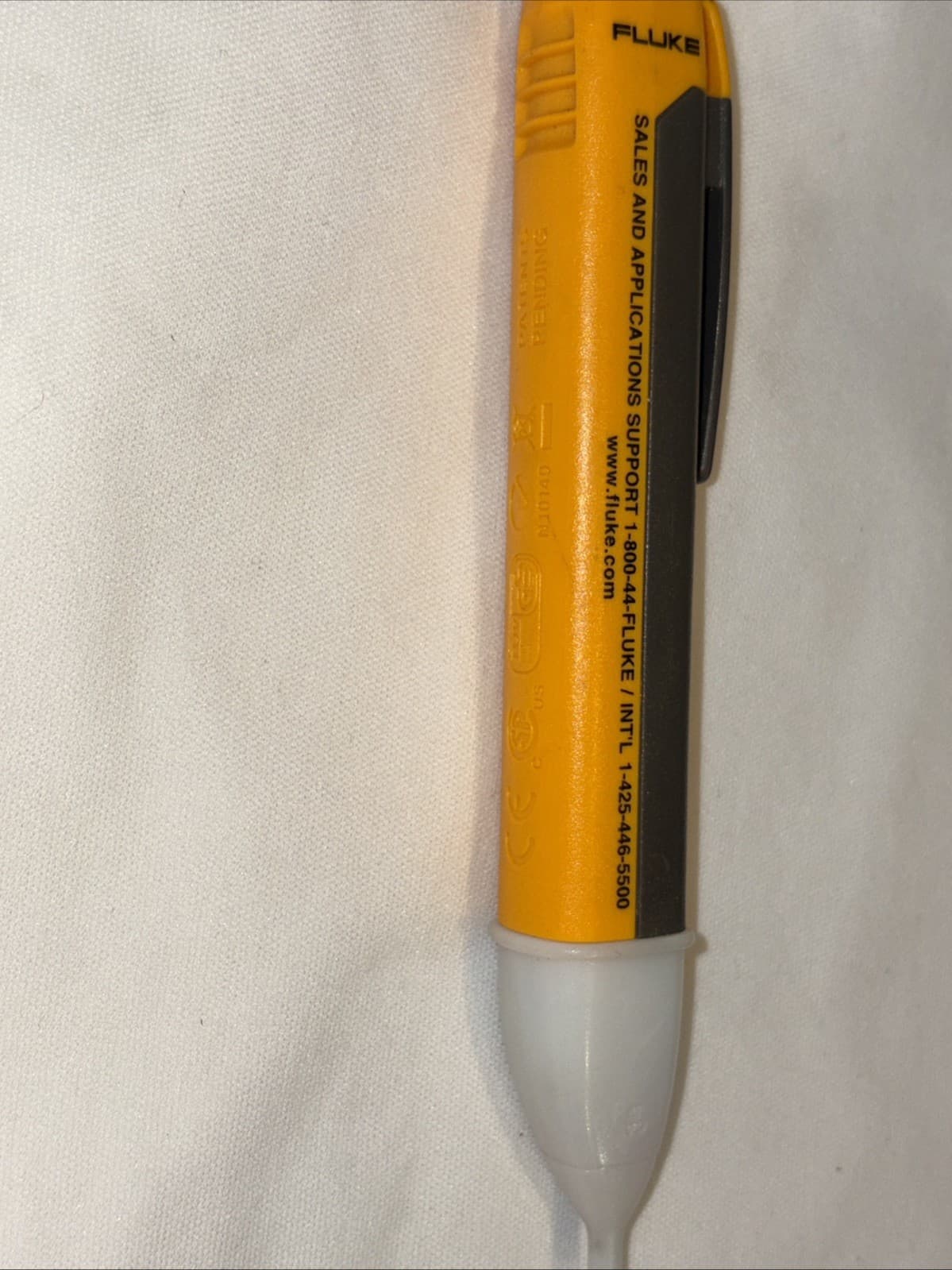 Fluke 1AC II VoltAlert Non-Contact Voltage Tester Pocket-Size 90-1000V AC Clip 5