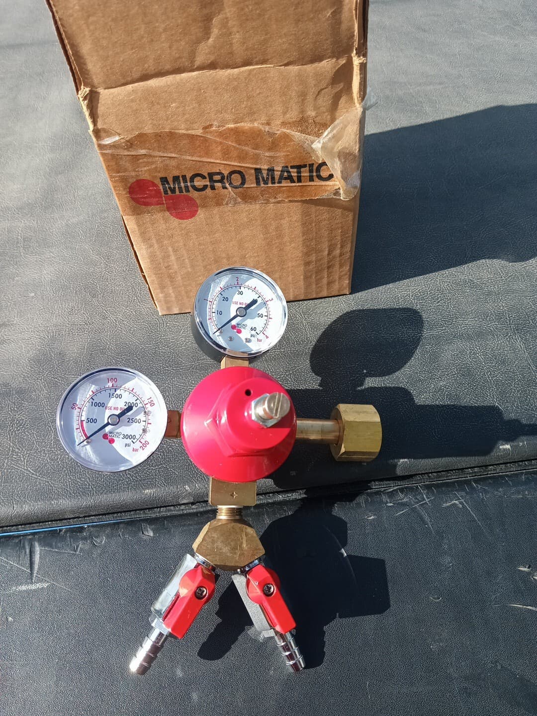 MicroMatic Primary Double Gauge Dual barb Co2 Regulator.