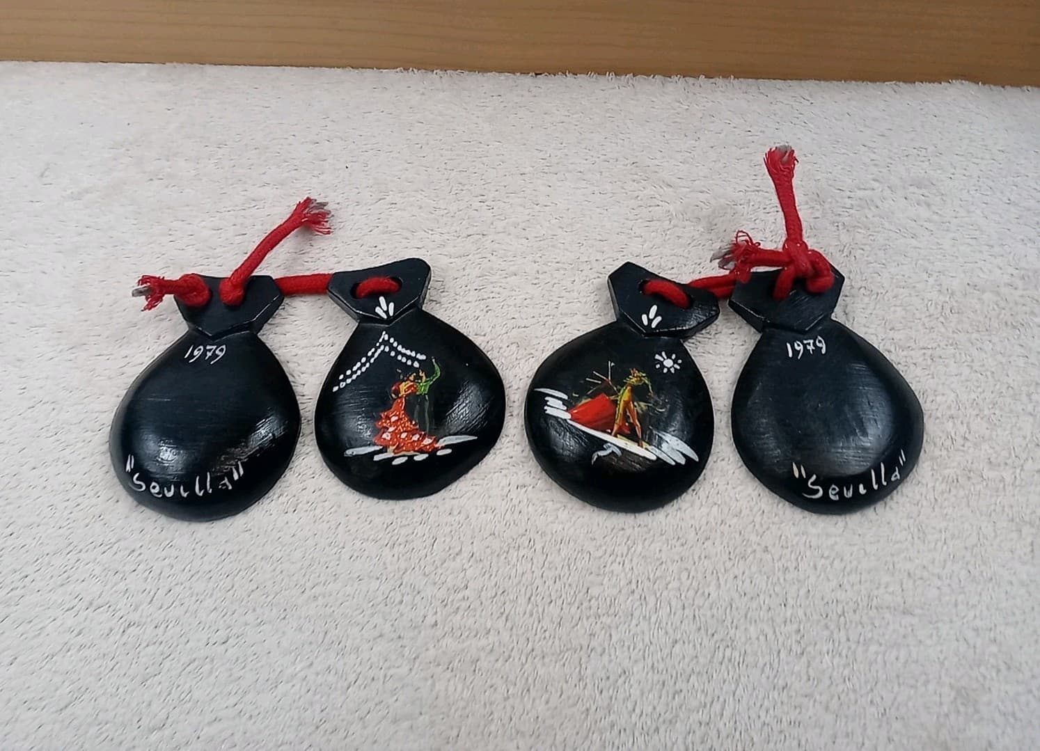 Vintage 1979 Wooden Castanets Percussion Instrument Shell Shaped Clappers 2