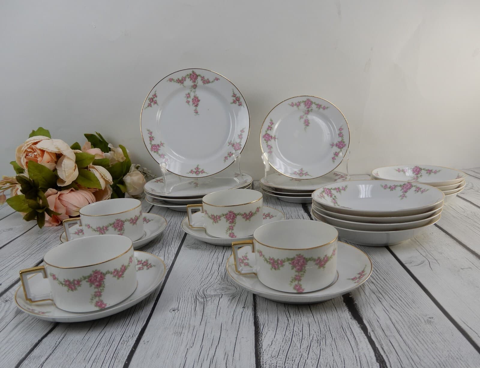 24 Pieces 6-Piece 4 Place Setting Heinrich H&Co Bavaria "Rosalinda" Pink Flowers
