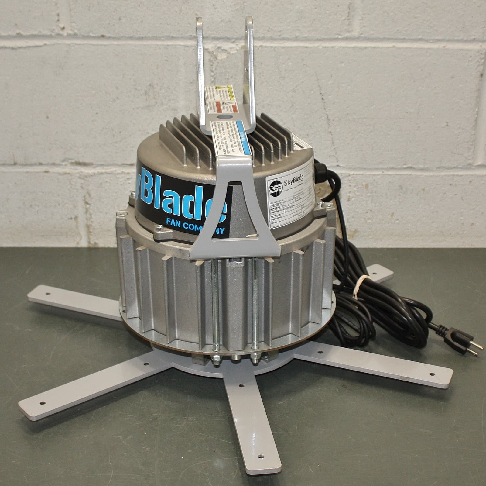 SkyBlade HVLS Ceiling Fan Electric Motor GP-1443-612-1, 120V AC, 6 Blade 3