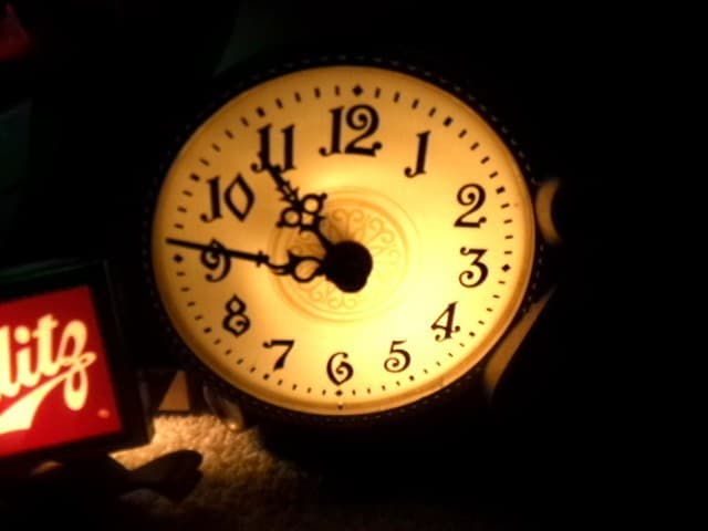 SCHLITZ lighted MOTION MOVING revolving lighted globe & clock sign 4