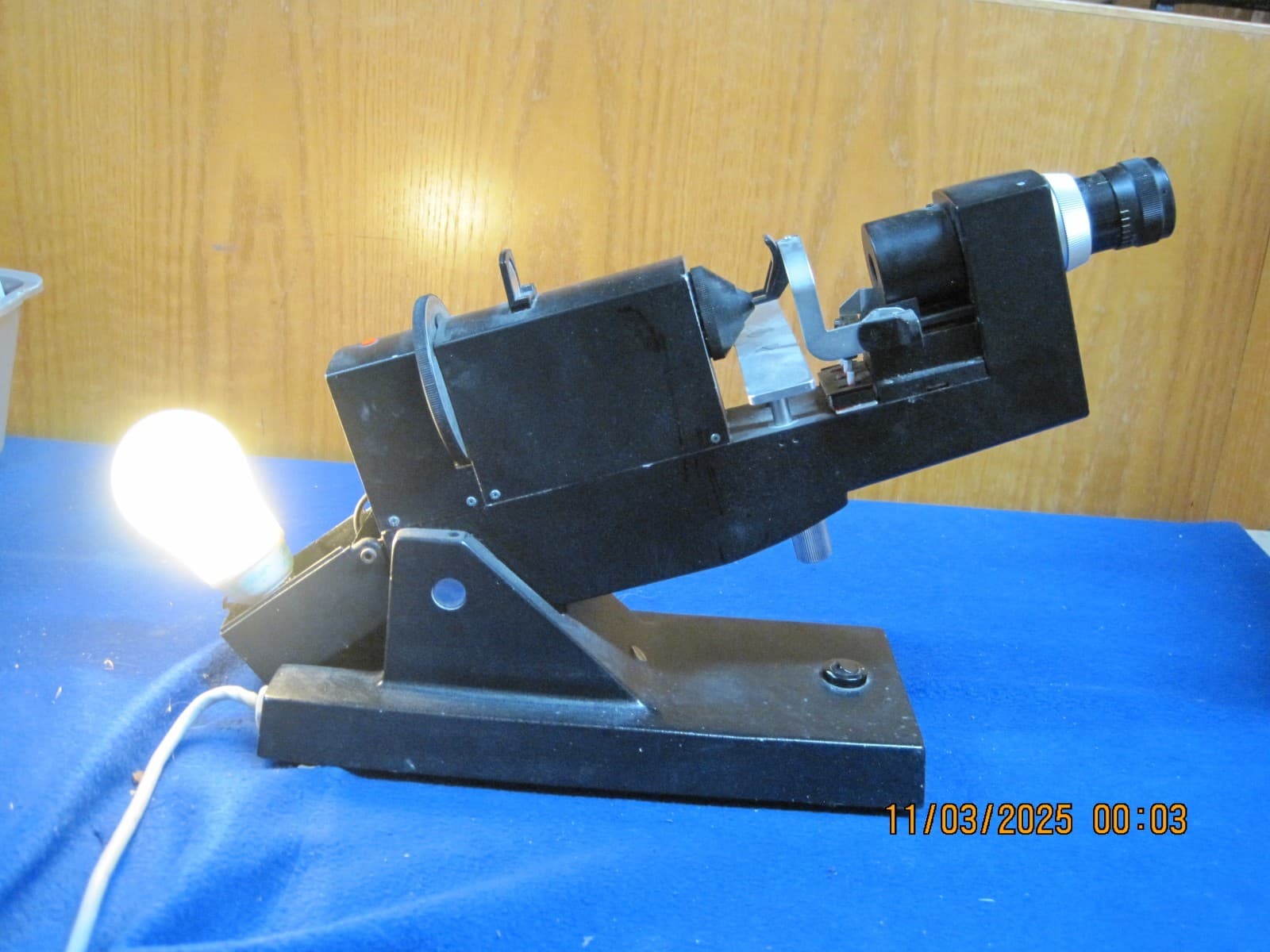 Burton Model 2020 Manual Optometry Lensmeter Lensometer