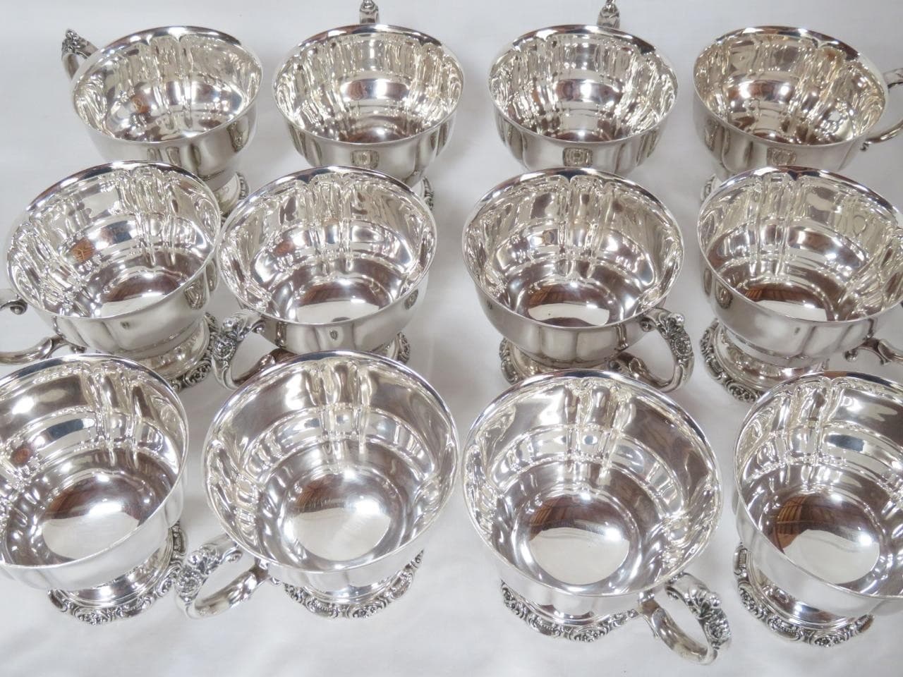 Wallace Baroque Silverplate Punch Bowl w/ 12 Cups - Very Nice, Large Size 4