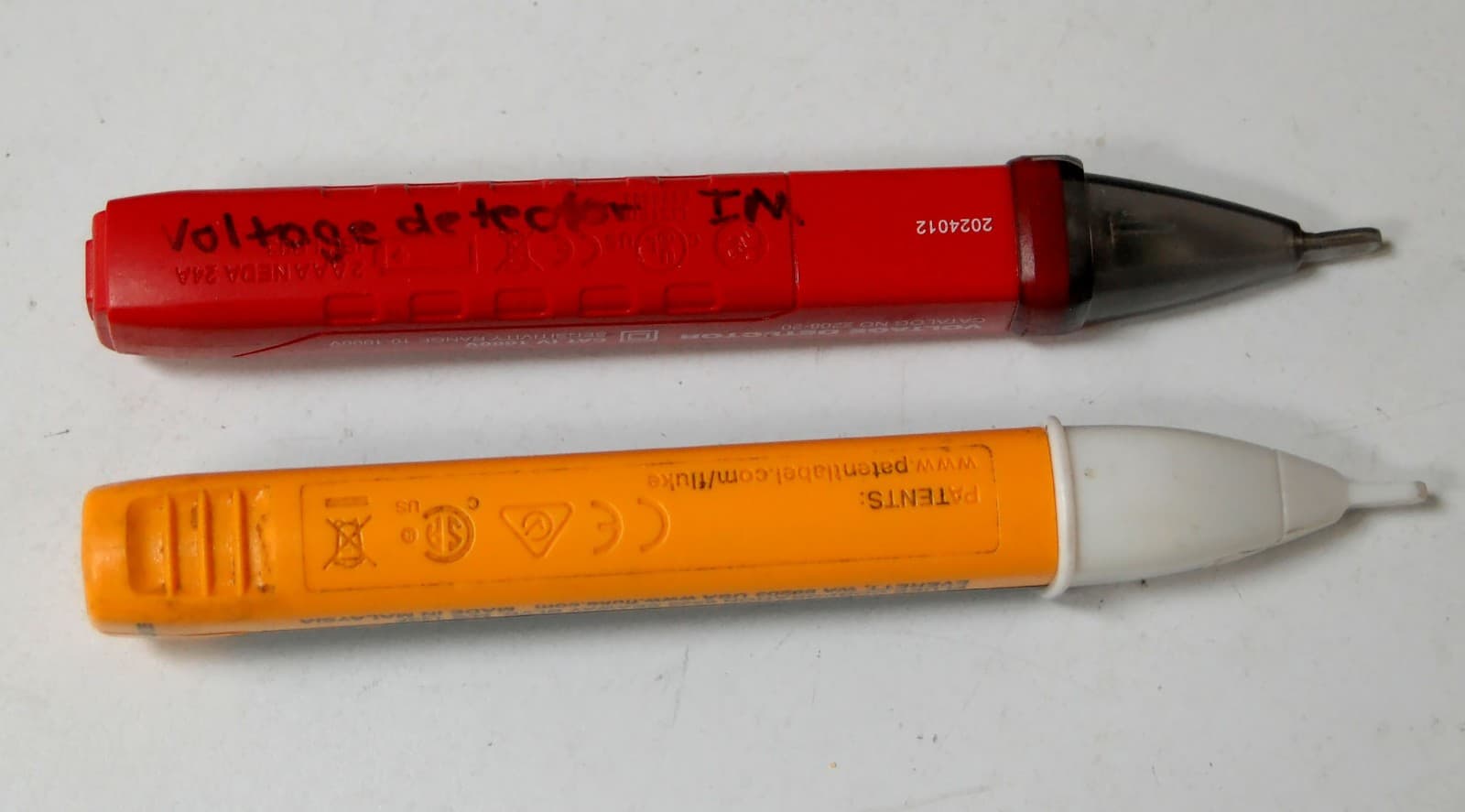 Two AC Voltage Detectors Milwaukee 2208-20 & Fluke 1AC-A II 3