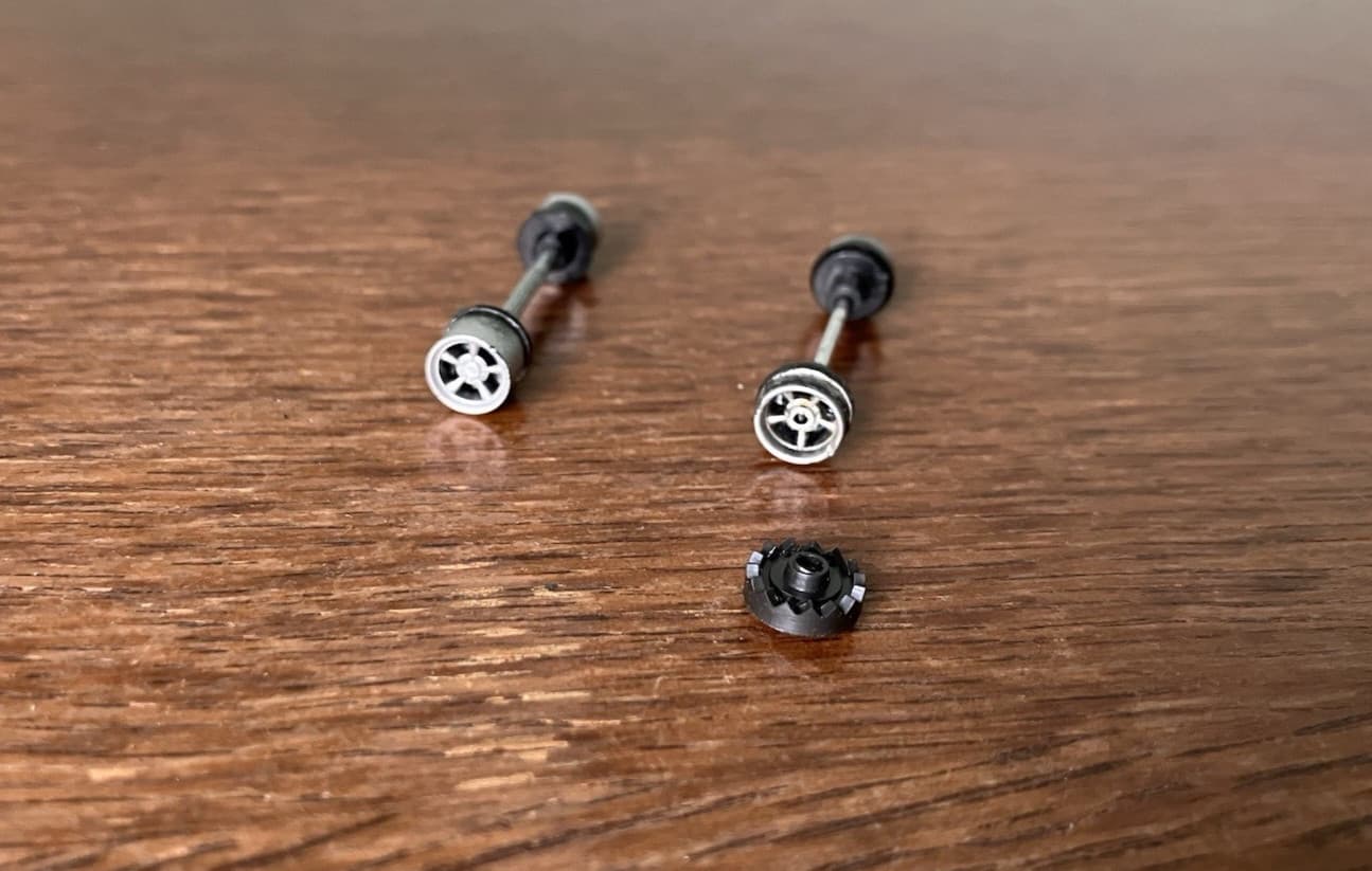 Aurora AFX Magnatraction Axles w/Five Spoke Wheels & Crown Gear in VGC 2