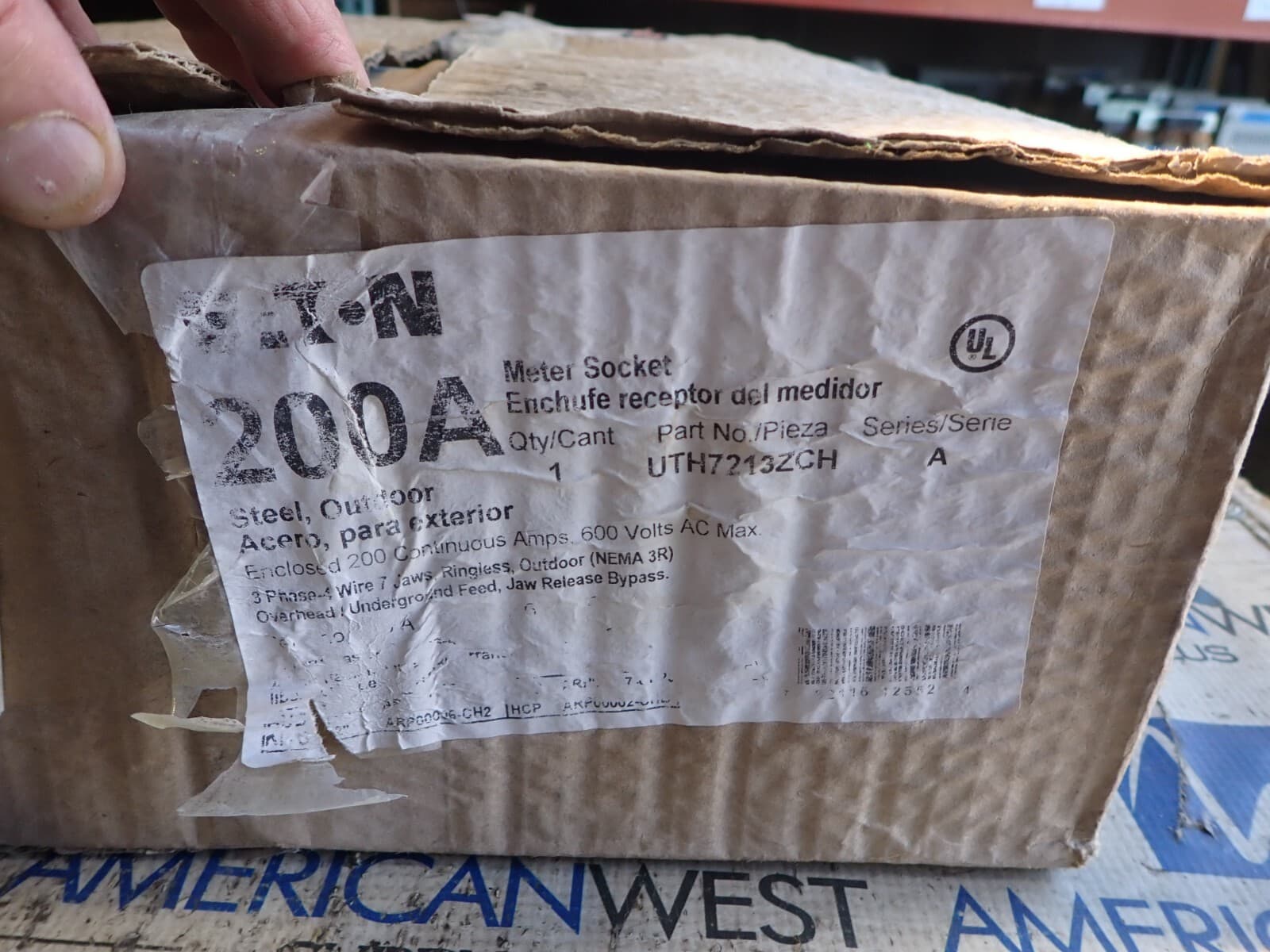 New Eaton Meter Socket UTH7213ZCH 200 amp 600 volt 3 Phase 7 Jaw Ringless 2