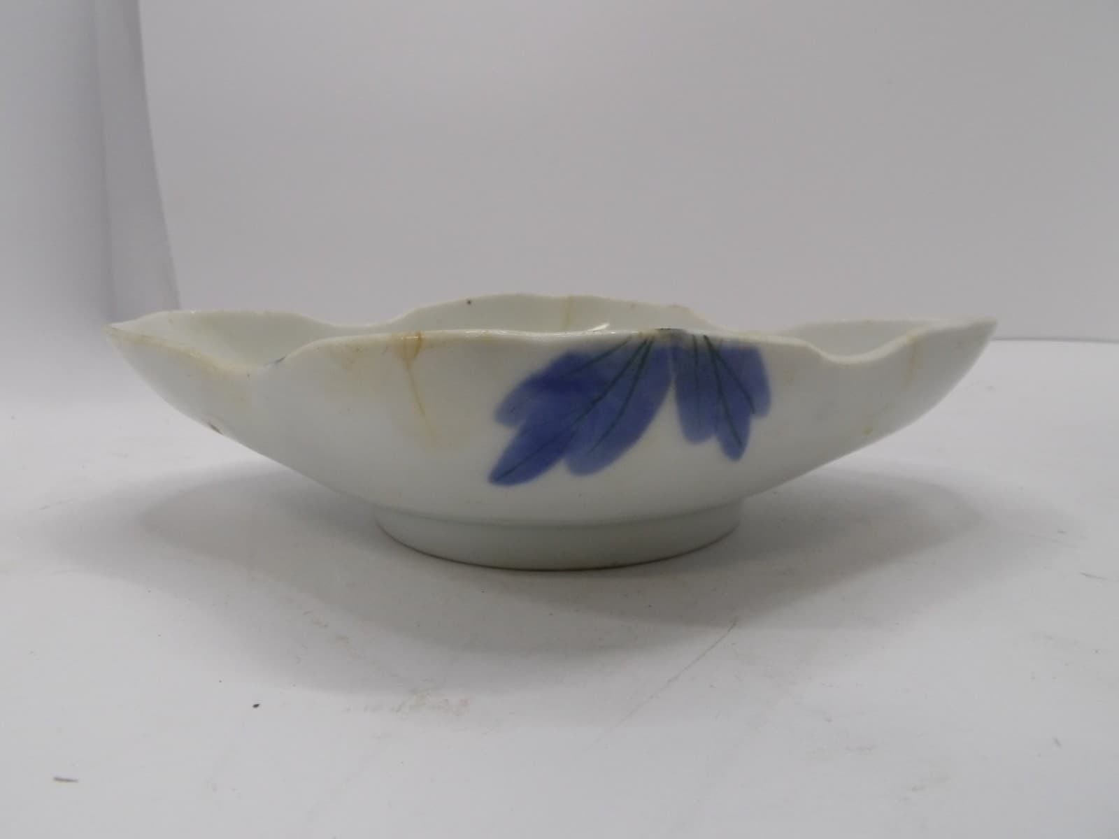 Japanese Arita Imari Porcelain Bowl Pink and Blue Flower 2