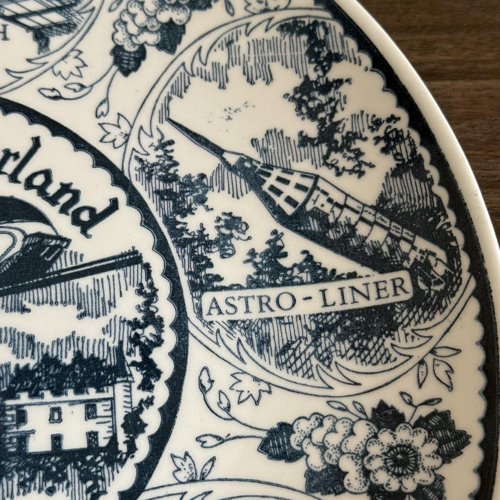 Vintage Lancaster PA Dutch Wonderland Souvenir Plate Ironstone 10" Blue MCM USA 4