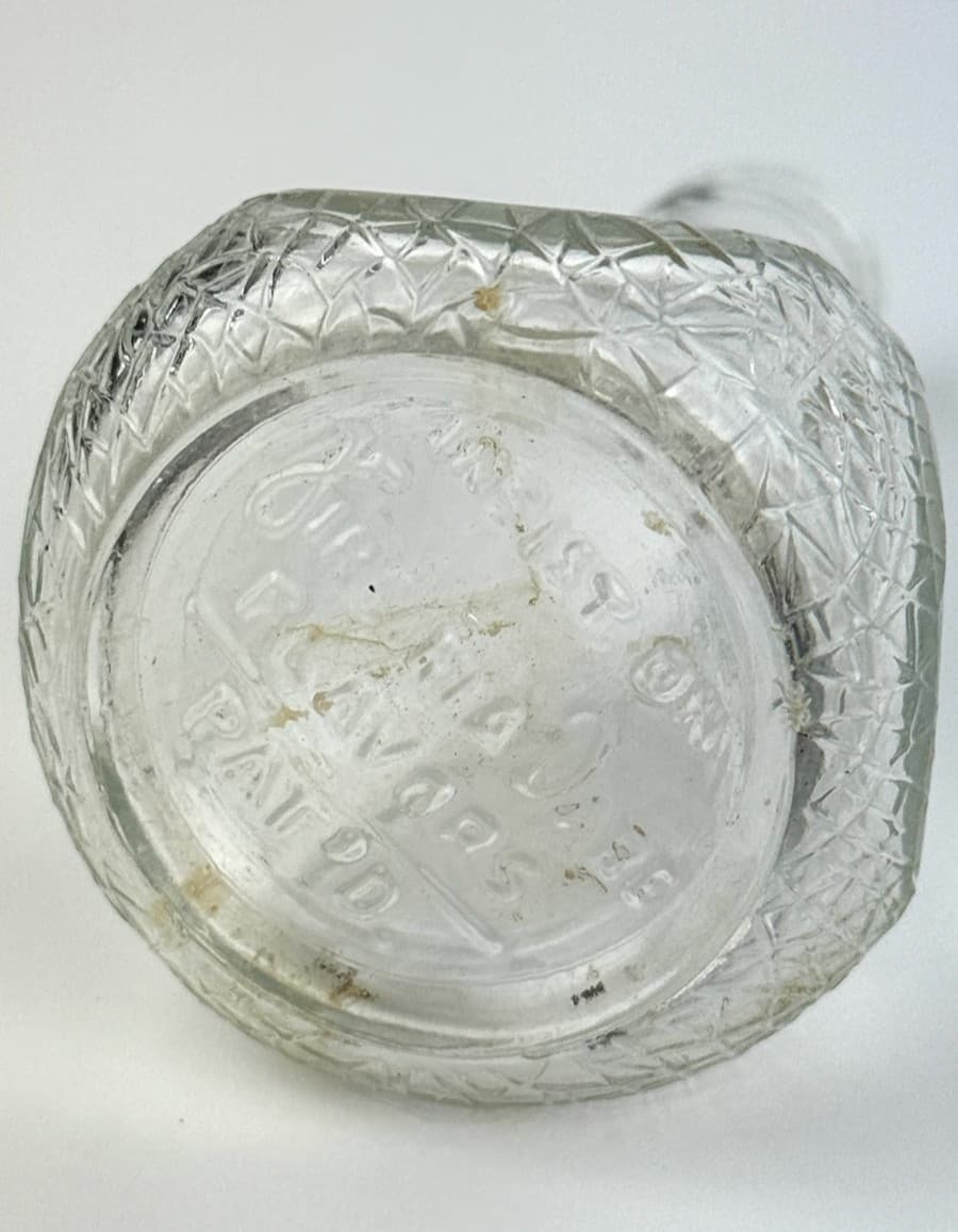 Vintage "INSIST ON VIRGINIA DARE FLAVORS"  1.5 oz. Clear Glass bottle 5