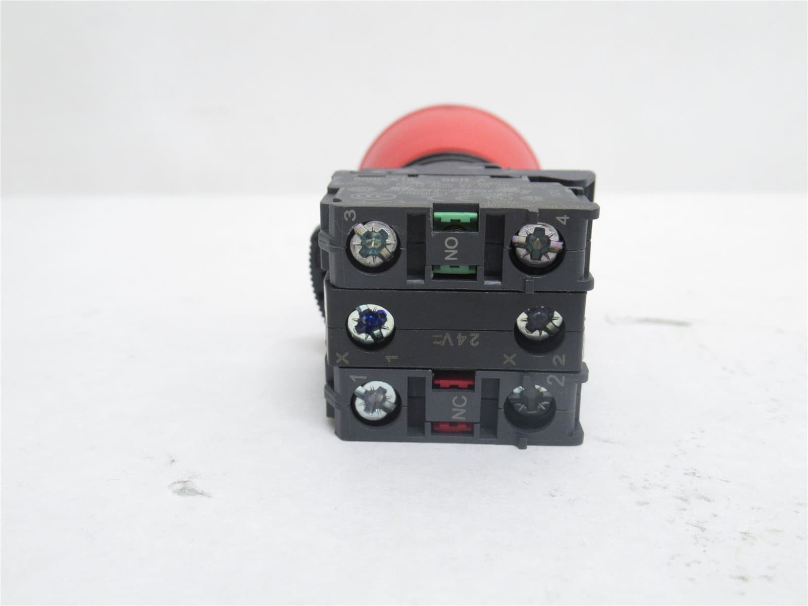 237953 New-No Box; Vemag PPI200001725 Momentary Push Button Assembly; 10A; 600V 2