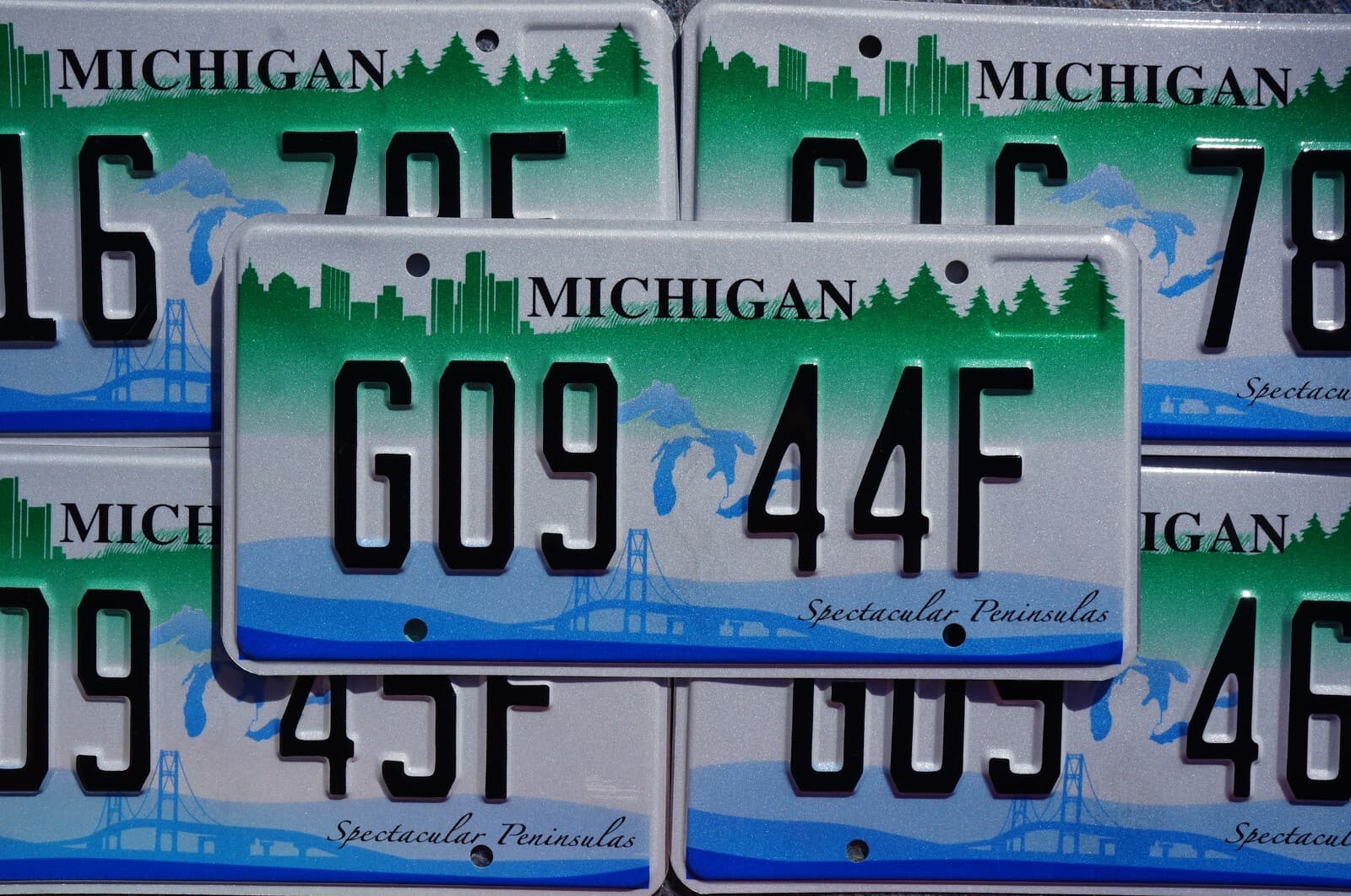 MICHIGAN LICENSE PLATES - Spectacular Peninsulas Green Blue License Plate Tags 2