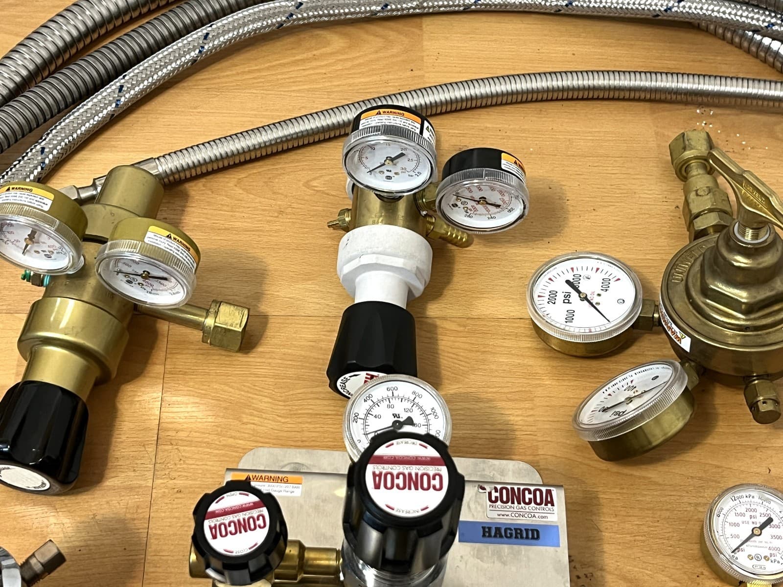 Lot of Gas Regulators, Manifolds & Valves CONCOA UniWeld GENTEC NOSHOK  4