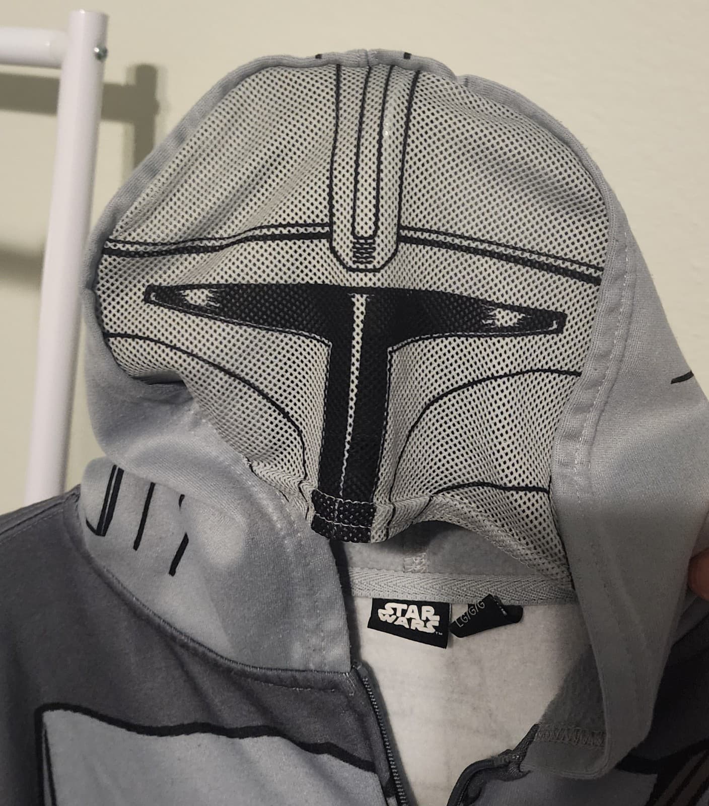 STAR WARS Mandalorian Mens Hoodie Sweatshirt Hood Mask Full Zip Up Jacket Size L 4