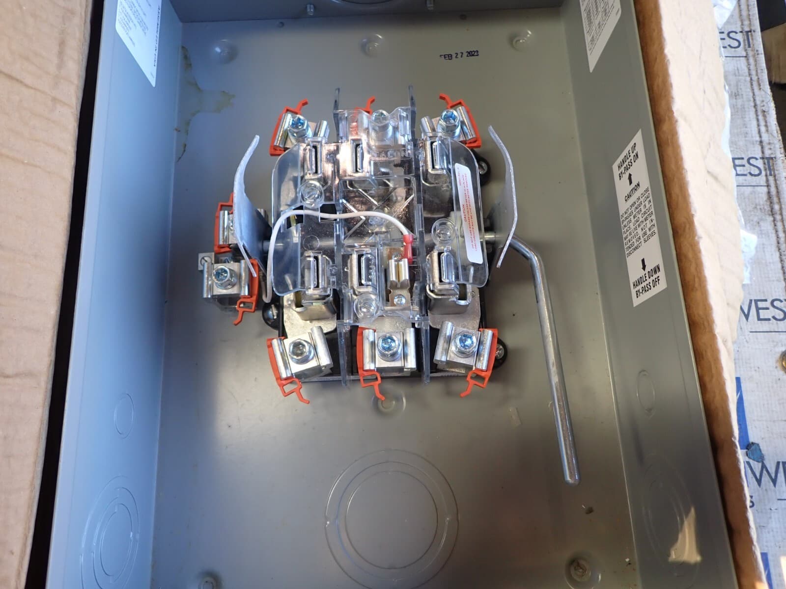 New Eaton Meter Socket UTH7213ZCH 200 amp 600 volt 3 Phase 7 Jaw Ringless 5