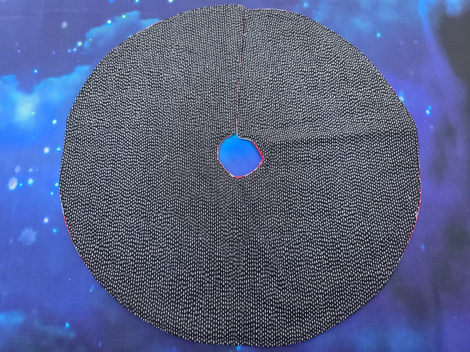 Handmade Mini 19" Christmas tree skirt  red snowflakes Frosty the Snowman 6