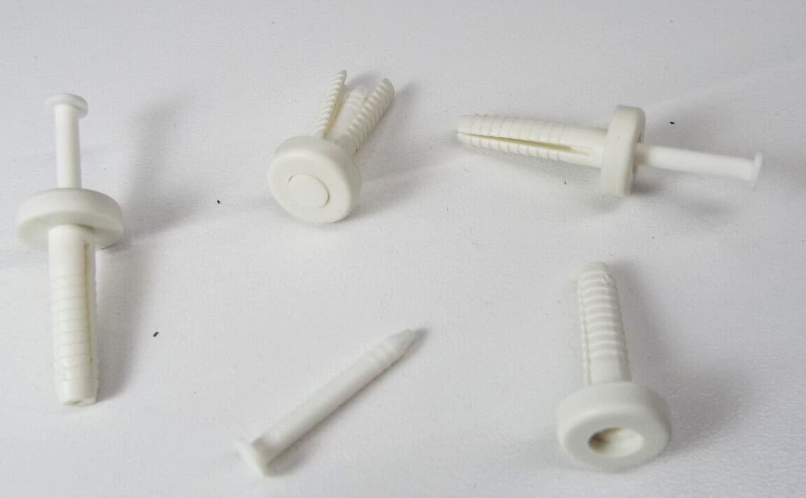 X10 61APR18075 MICRO PLASTICS ESSENTRA WHITE PLASTIC PUSH PIN RIVET 3/16 HOLE 6