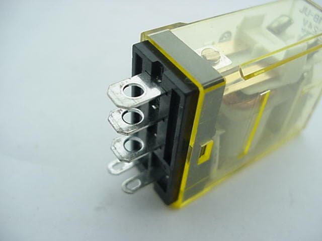 Idec RH1B-UL  AC24V  Relay NEW  Ships on Same Day 3