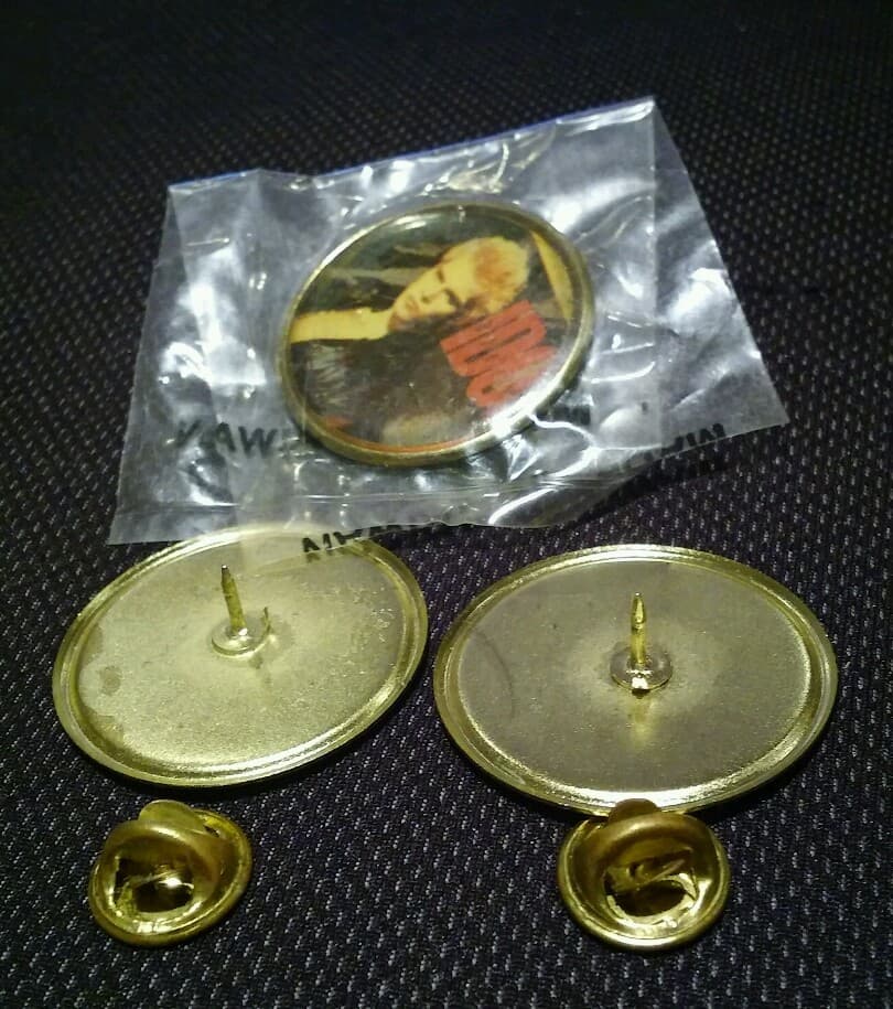  (2) Vintage Original 1980's Billy Idol White Wedding Enamel Vest Hat Pin 2
